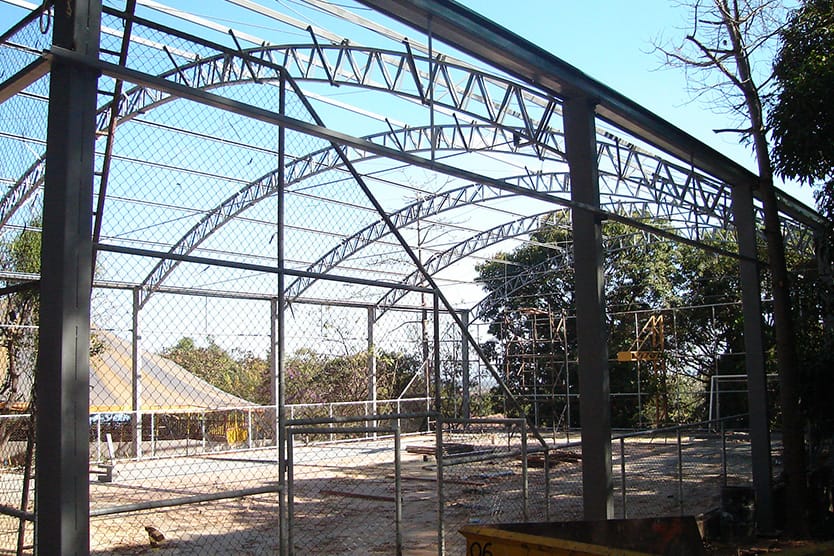 Cobertura da quadra esportiva